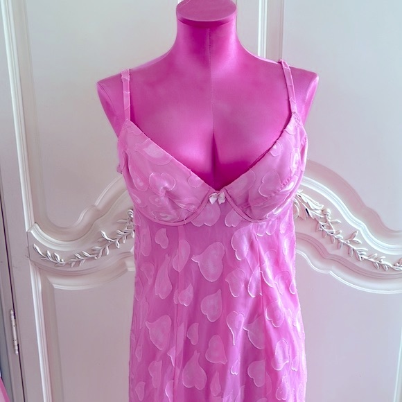 Victoria’s Secret Vintage Pink Hearts Gown Miracle Underwire/Push-up Bra Front - Picture 2 of 10